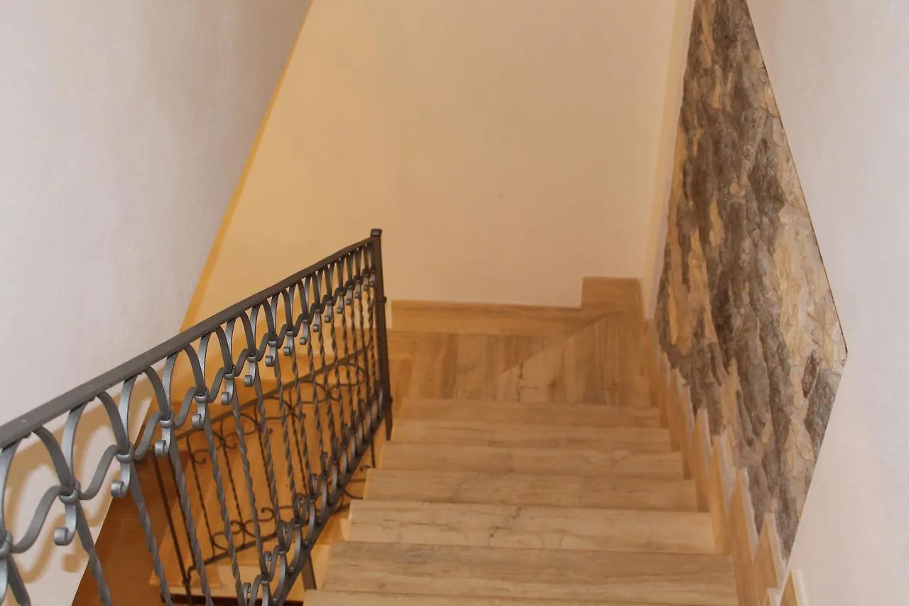 B&B Danonna Ittiri 0*,